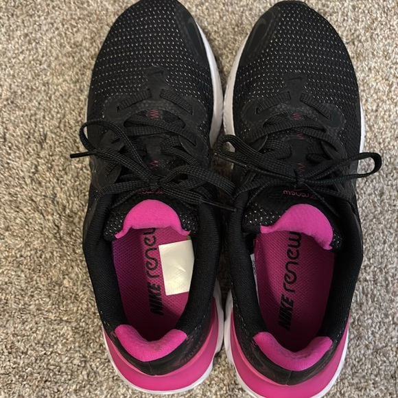 Nike Renew, Women's size 9, worn a couple times, like new condition - Picture 5 of 6
